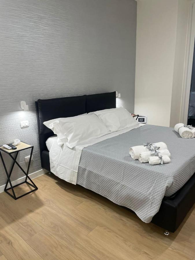 Luna&Sole Oreste Apartments - Self Check-In Bari Kültér fotó